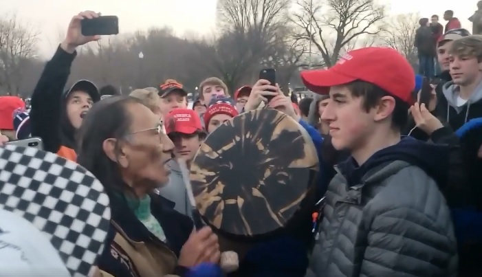 Fact Check: Did MAGA hat wearing teens mock elderly Native American man?